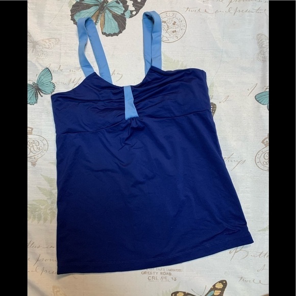 Patagonia active top - Picture 1 of 2